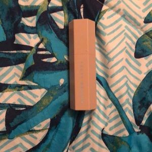Fenty beauty highlighter